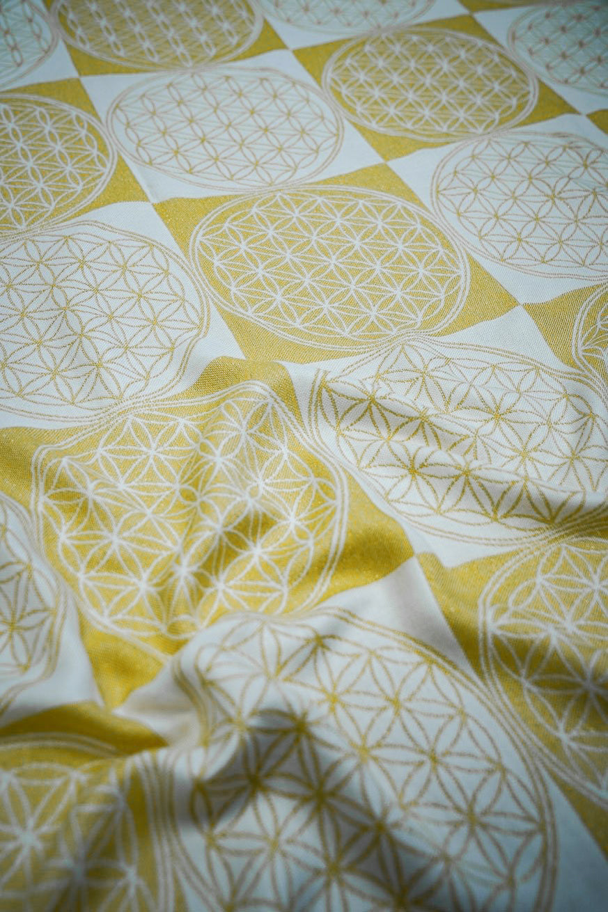 Cuddly cloth/scarf flower of life gold